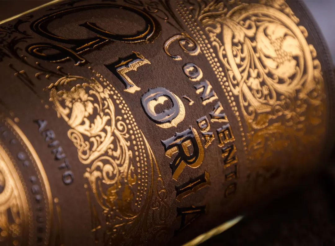 طلاکوب و نقره کوب روی جعبه مقوایی طلاکوب و نقره کوب روی جعبه مقوایی